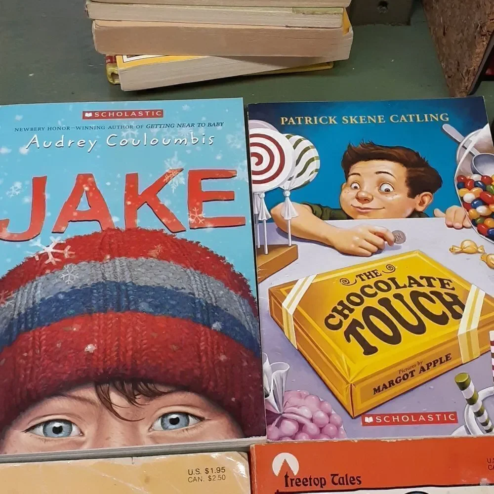 9 classic children's chapter books, including‎ several titles from Scholastic